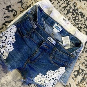 This bundle includes 3 shorts.  2 from Epic threads and 1 Old Navy.